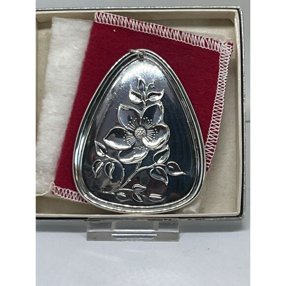 Vintage 1973 Towle Sterling Silver Medallion Ornament Three French Hens - Picture 2 of 4